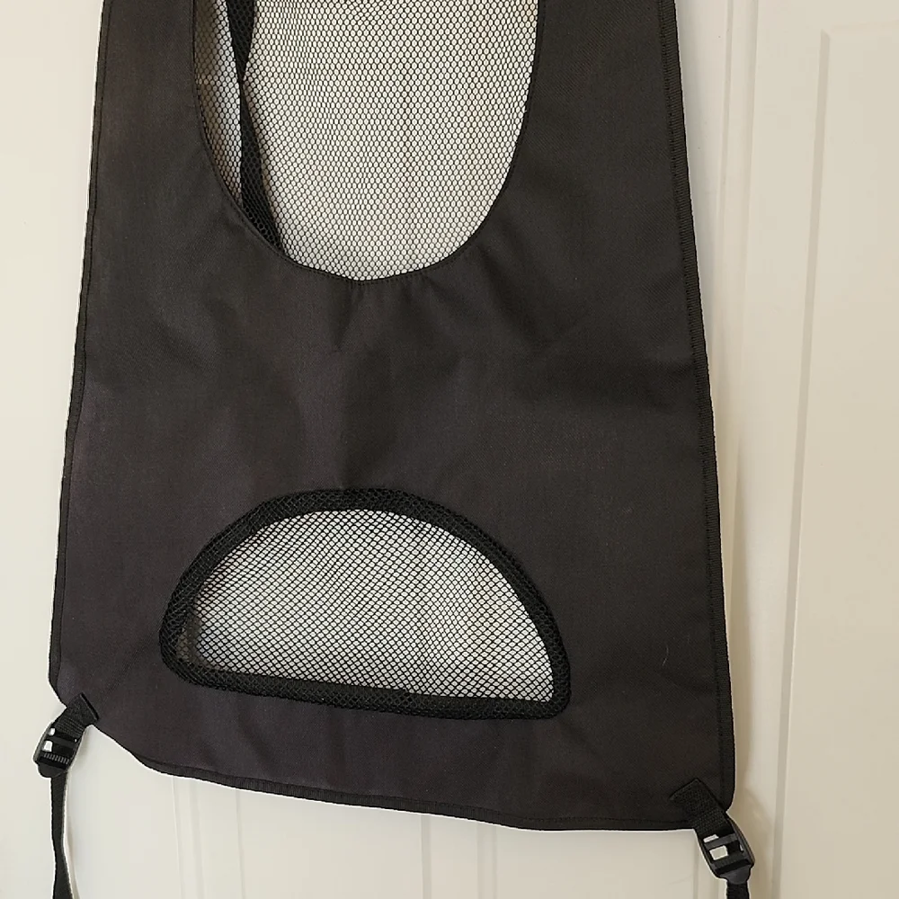 Universal Pet Travel Barrier Dog Car Barrier with Adjustable Straps Fits All Veh